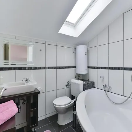 Vila 'gega' Xxl *